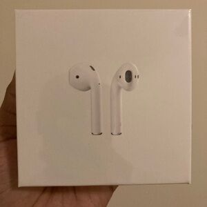Apple AirPods with Wireless Charging Case - White